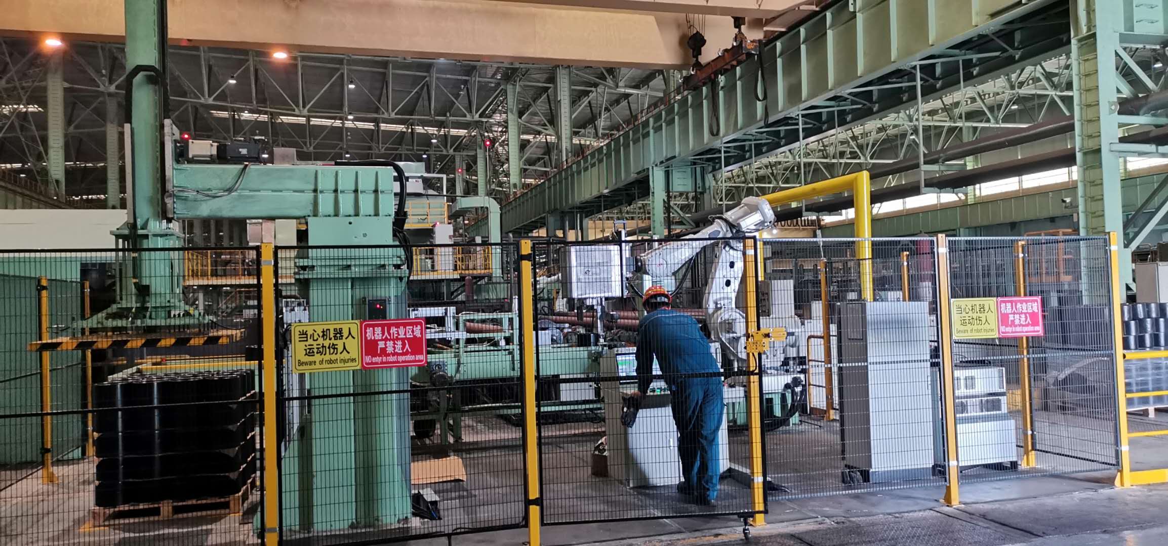 煙臺寶鋼機器人擰保護帽